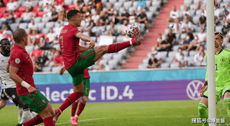 包含利兹联突围成功，晋级前景一片美好的词条