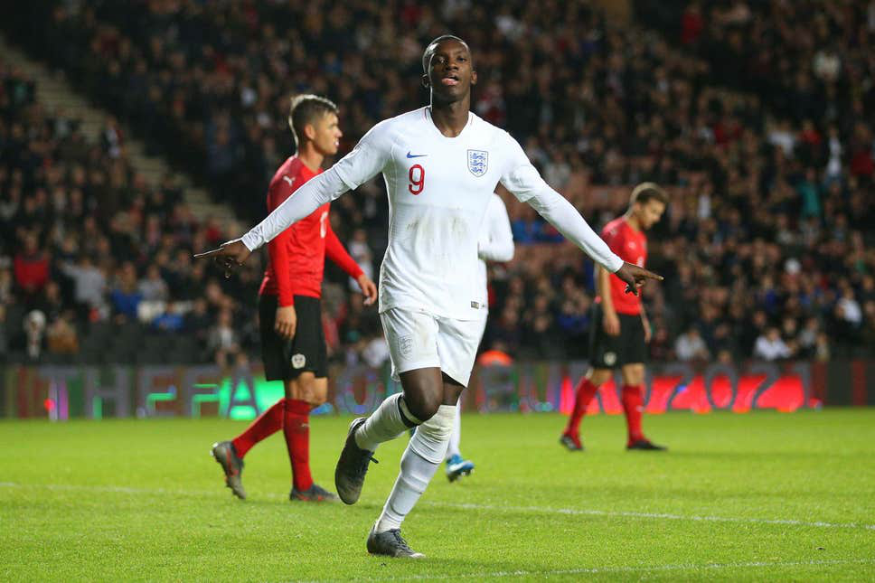 包含利兹联突围成功，晋级前景一片美好的词条