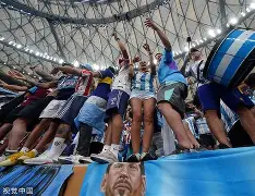 欧洲决赛激战即将打响，球队备战豪情决胜(萨马兰奇亲临人大演讲)